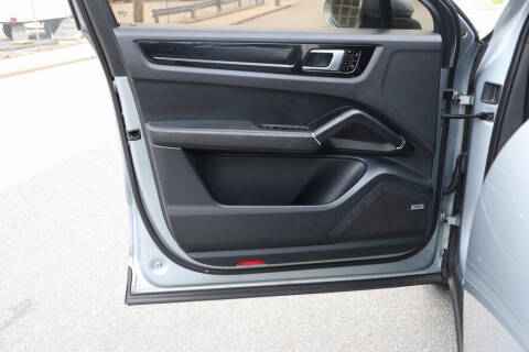 2020 Porsche Cayenne S Coupe