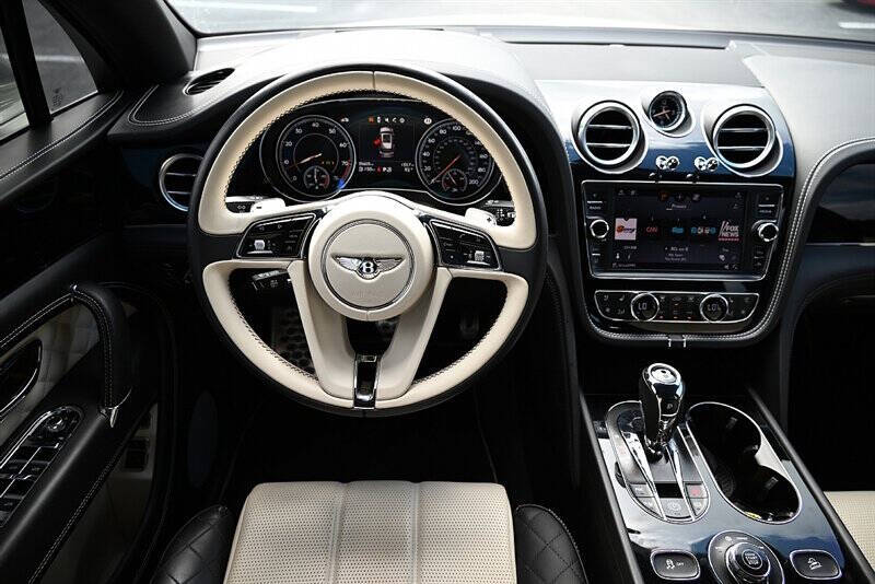 2019 Bentley Bentayga 15