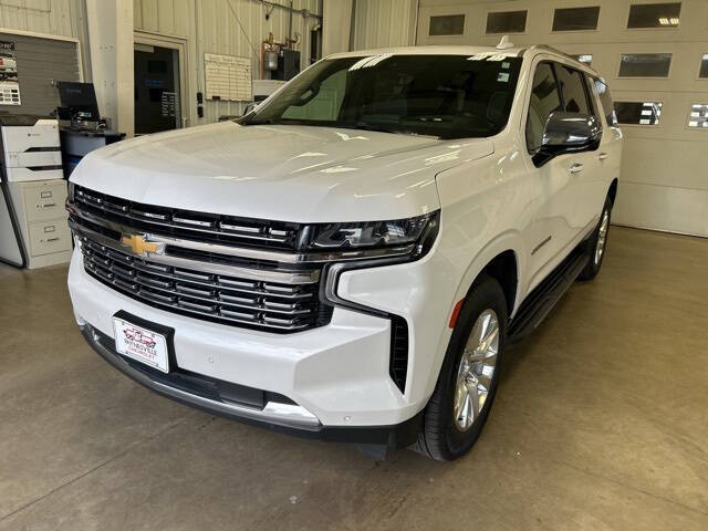 Used 2021 Chevrolet Suburban Premier with VIN 1GNSKFKDXMR333398 for sale in Paynesville, Minnesota