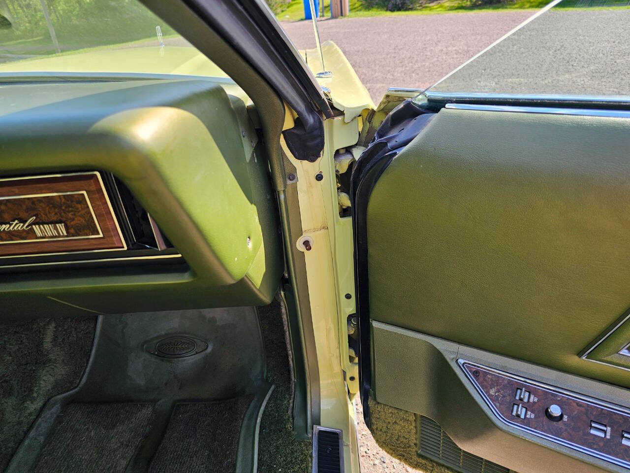 1975 Lincoln Mark IV 146