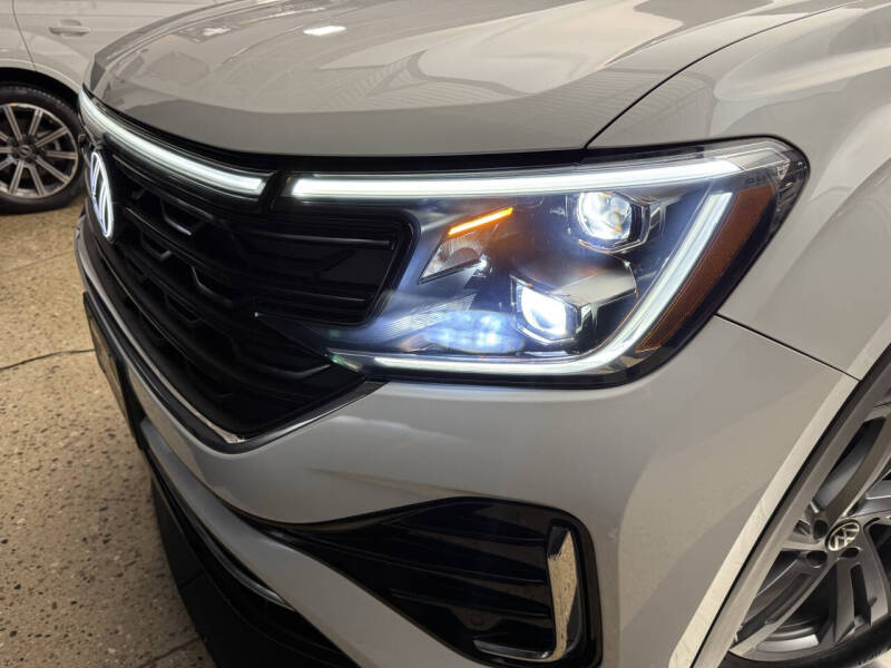 2024 Volkswagen Atlas Cross Sport SEL R-Line 4Motion