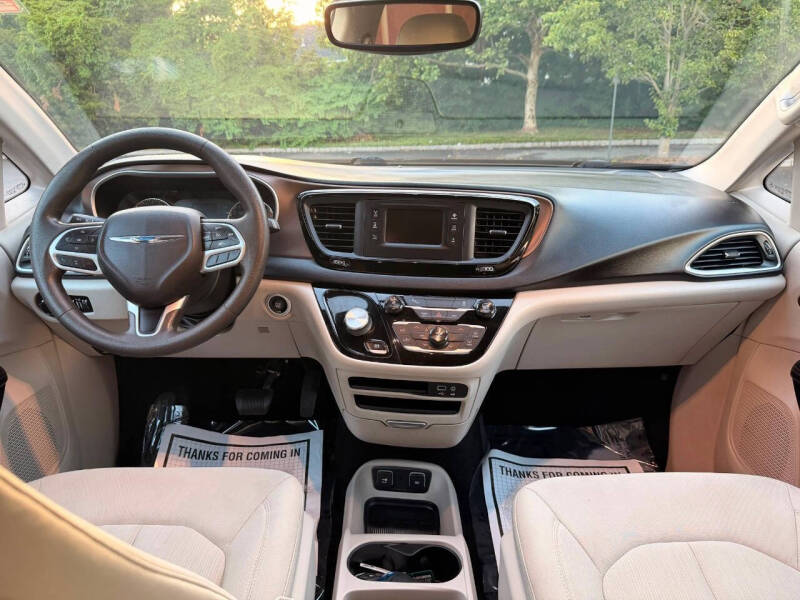 2017 Chrysler Pacifica Touring