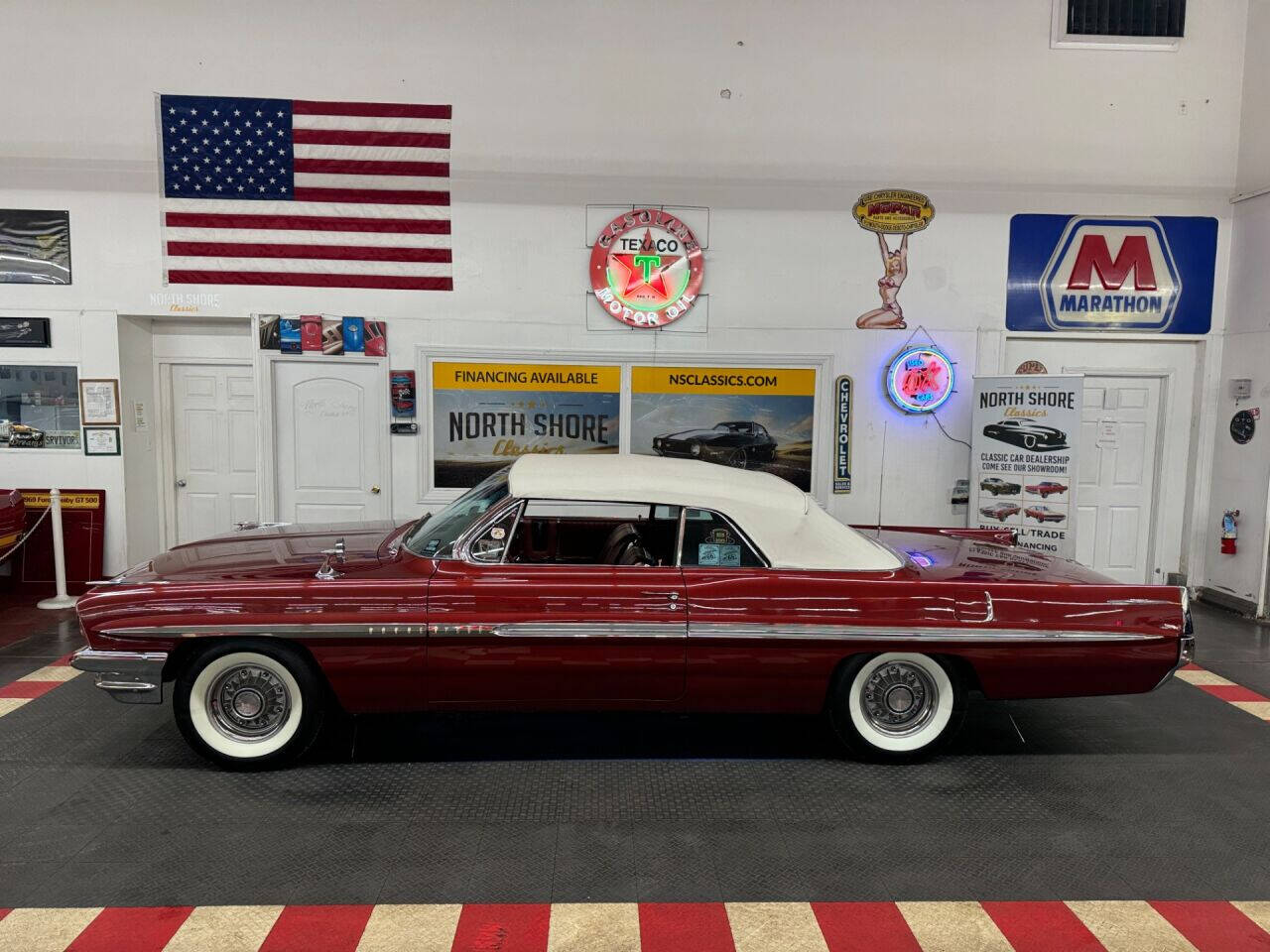 1961 Pontiac Bonneville 4