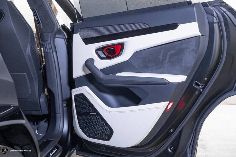 2024 Lamborghini Urus S