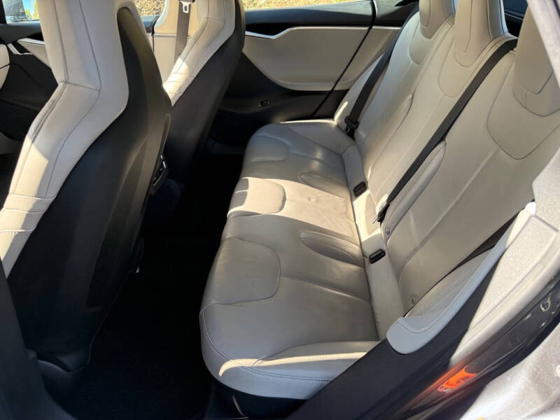 2015 Tesla Model S 70D