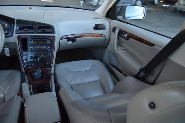 2005 Volvo XC70