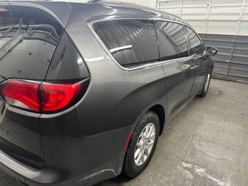 2017 Chrysler Pacifica LX