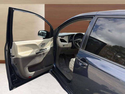 2019 Toyota Sienna LE 8-Passenger