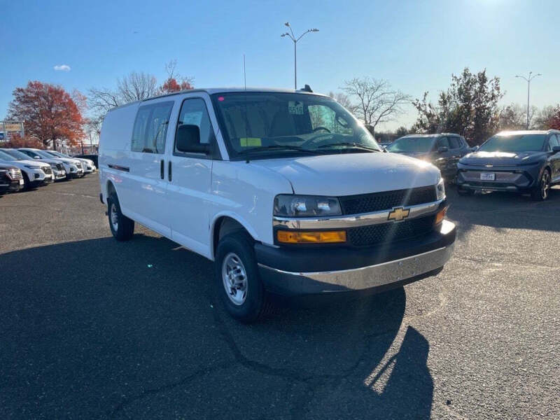2025 Chevrolet Express 3500