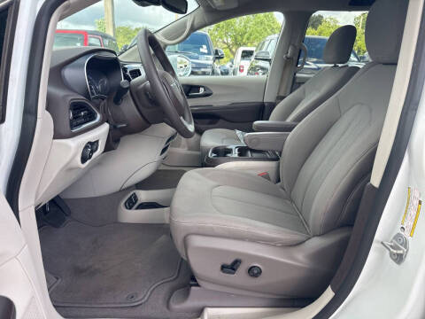 2020 Chrysler Pacifica Touring