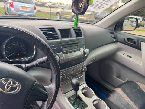 2011 Toyota Highlander SE