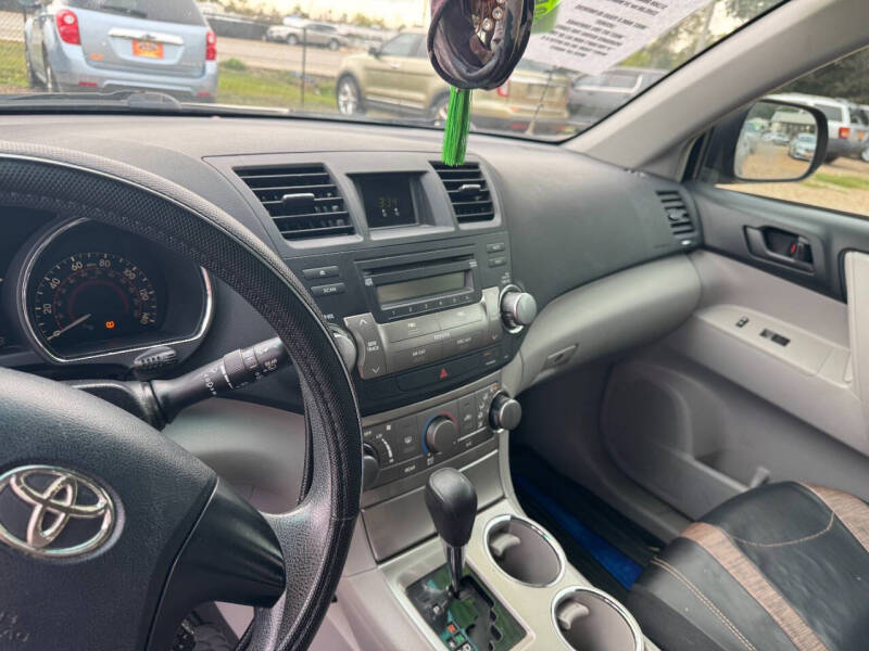 2011 Toyota Highlander SE