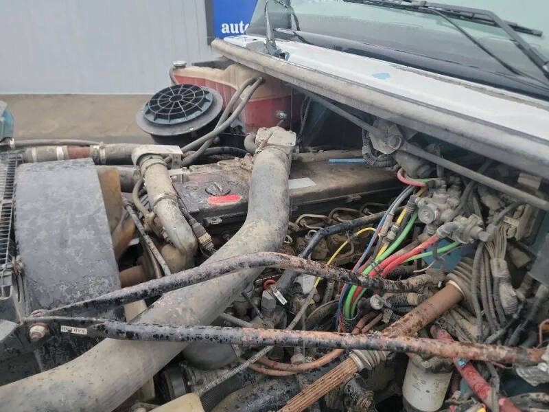 2004 Freightliner M2 106