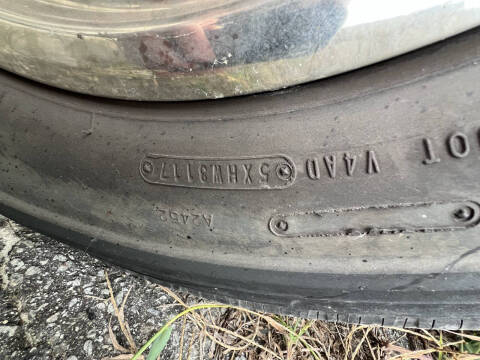 2000 Winnebago Adventurer