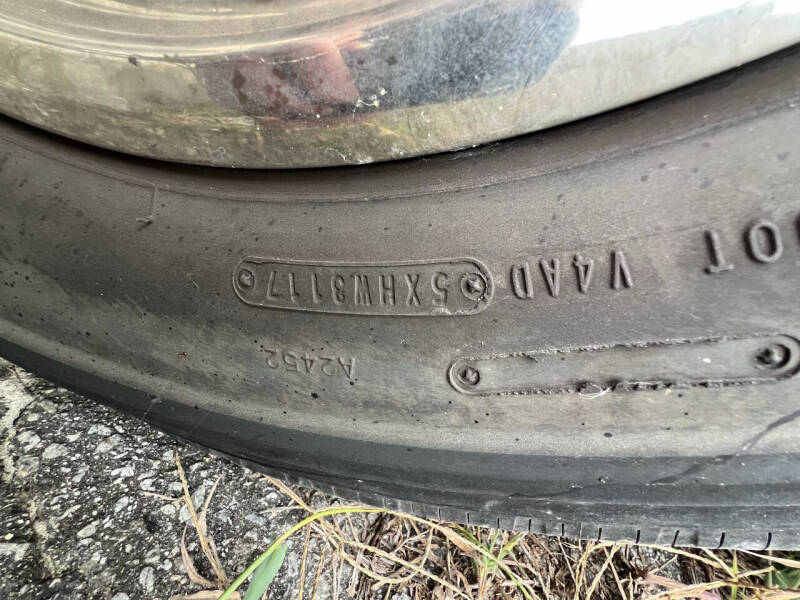 2000 Winnebago Adventurer