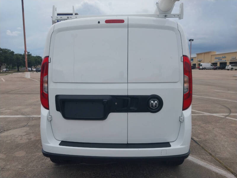 2021 RAM Promaster City SLT photo 2