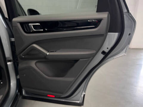 2023 Porsche Cayenne