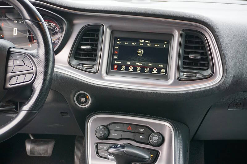 2022 Dodge Challenger SXT