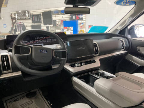 2026 Ford Expedition MAX Active