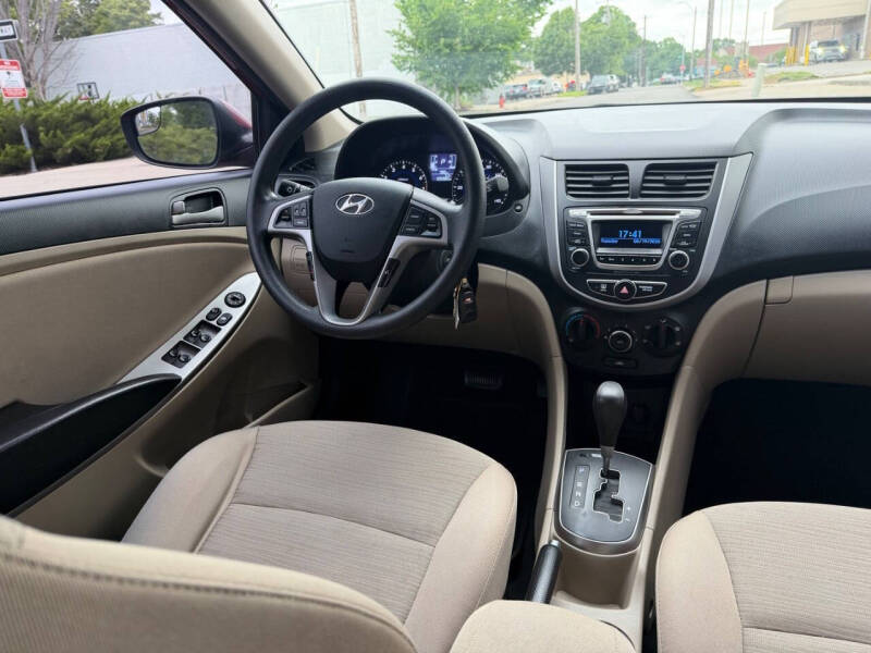 2016 Hyundai Accent SE