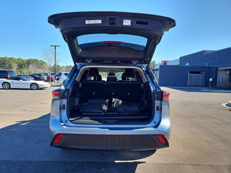 2024 Toyota Highlander LE