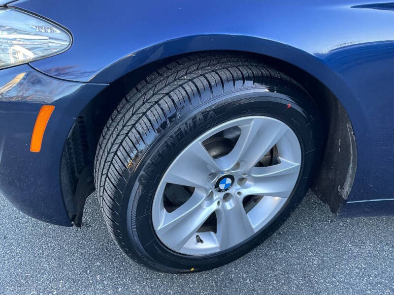 2011 BMW 5 Series 528i