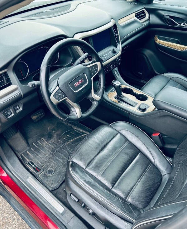 2017 GMC Acadia Denali