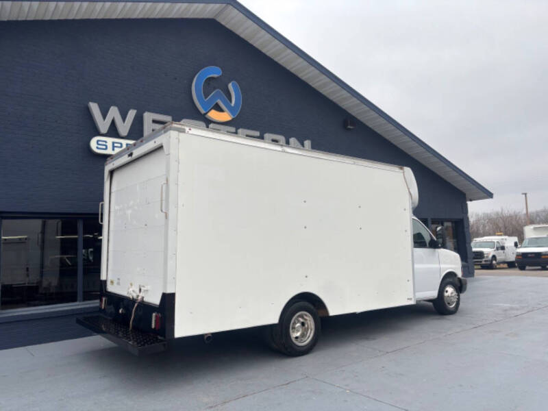 2020 Chevrolet Express FedEx Box Van