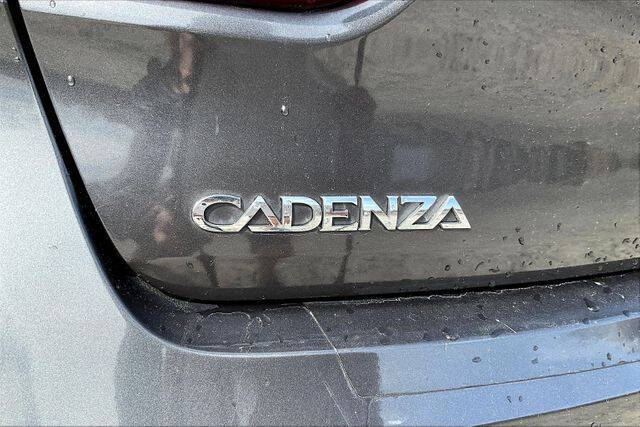 2017 Kia Cadenza Technology