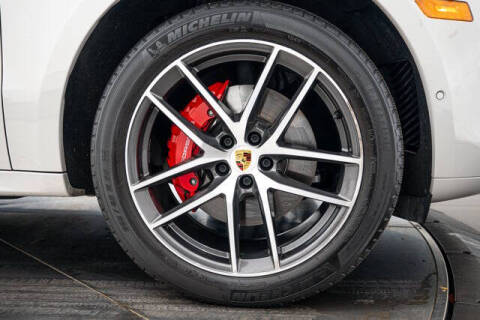 2022 Porsche Macan S