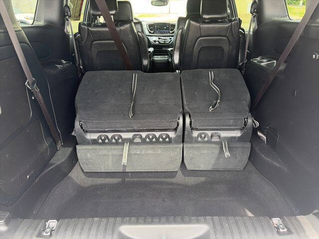 2024 Chrysler Pacifica Plug-In Hybrid Select
