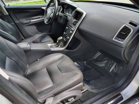 2015 Volvo XC60 T5 Drive-E Premier