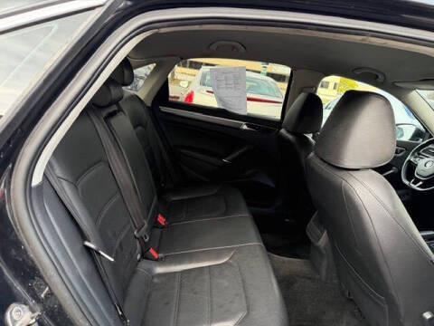 2017 Volkswagen Passat 1.8T R-Line