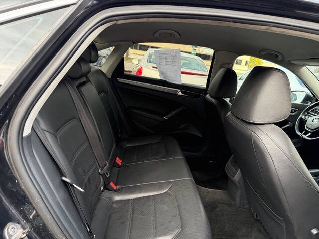 2017 Volkswagen Passat 1.8T R-Line