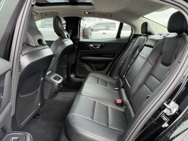 2020 Volvo S60 T5 Momentum