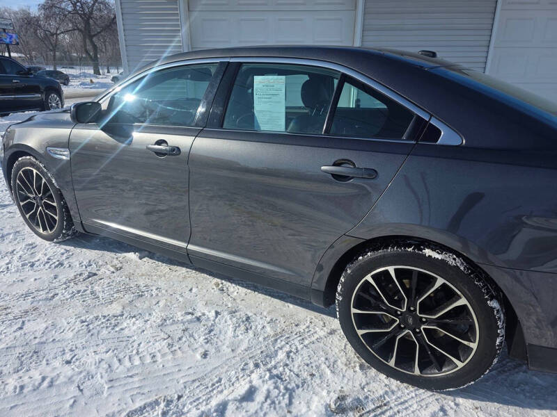 2017 Ford Taurus Limited