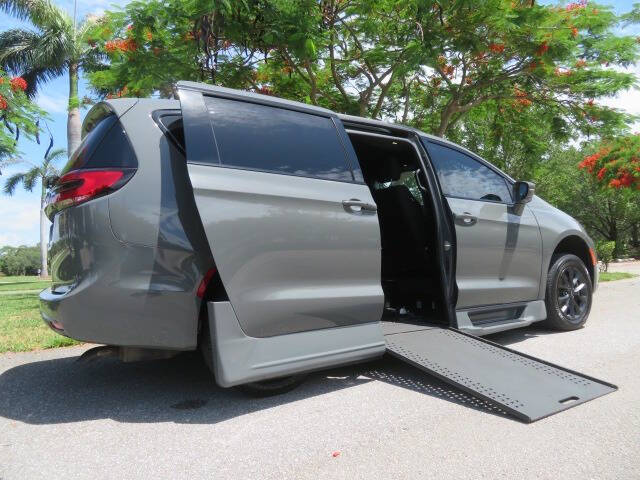 2021 Chrysler Pacifica Touring