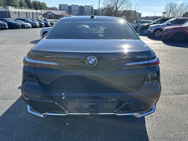 2024 BMW 7 Series 740i