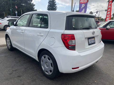 2012 Scion xD