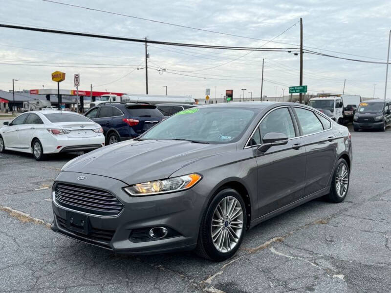 2013 Ford Fusion SE photo 2