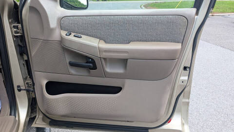 2002 Ford Explorer XLS