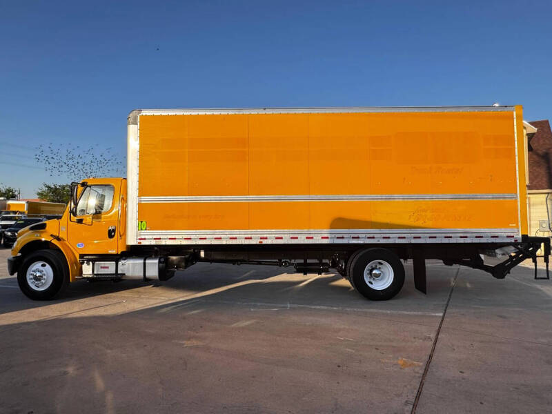 2018 Freightliner M2 106