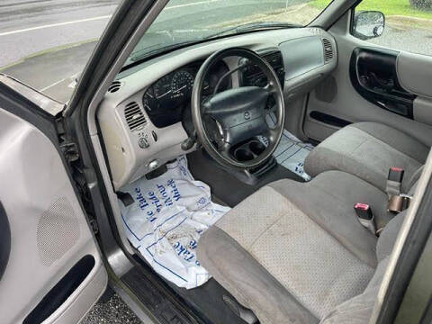 2000 Mazda B-Series B3000 SE