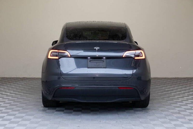 2024 Tesla Model Y Long Range