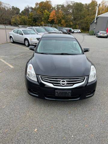 2012 Nissan Altima for sale at BEACH AUTO GROUP LLC in Bunnell FL
