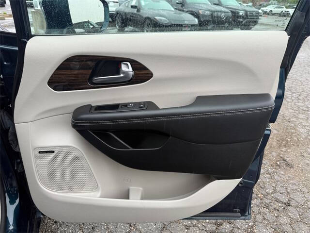 2022 Chrysler Pacifica Hybrid Limited