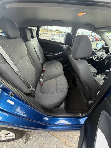 2016 Hyundai Accent SE