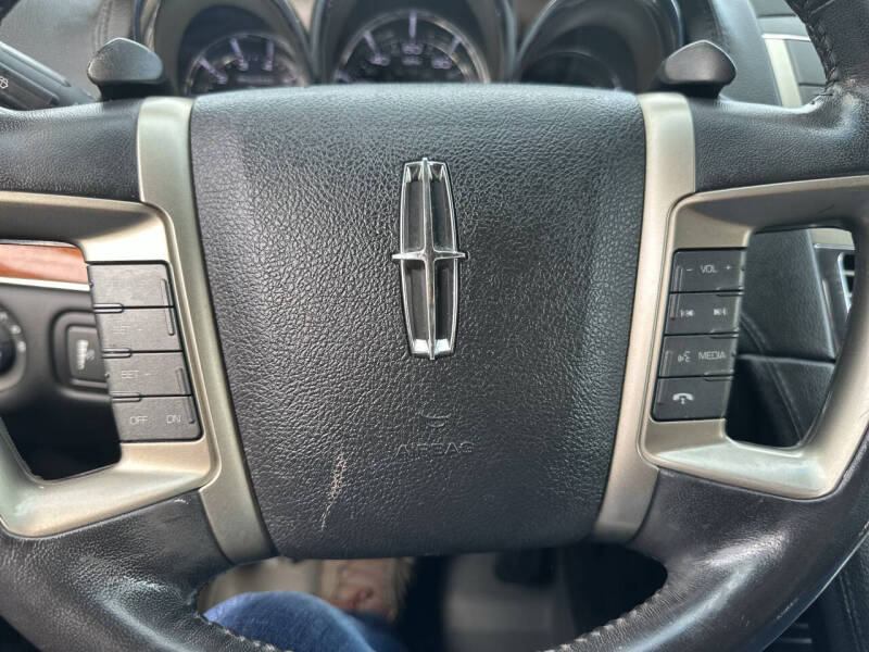 2011 Lincoln MKT