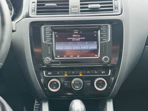 2017 Volkswagen Jetta 2.0T GLI