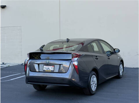 2016 Toyota Prius Two